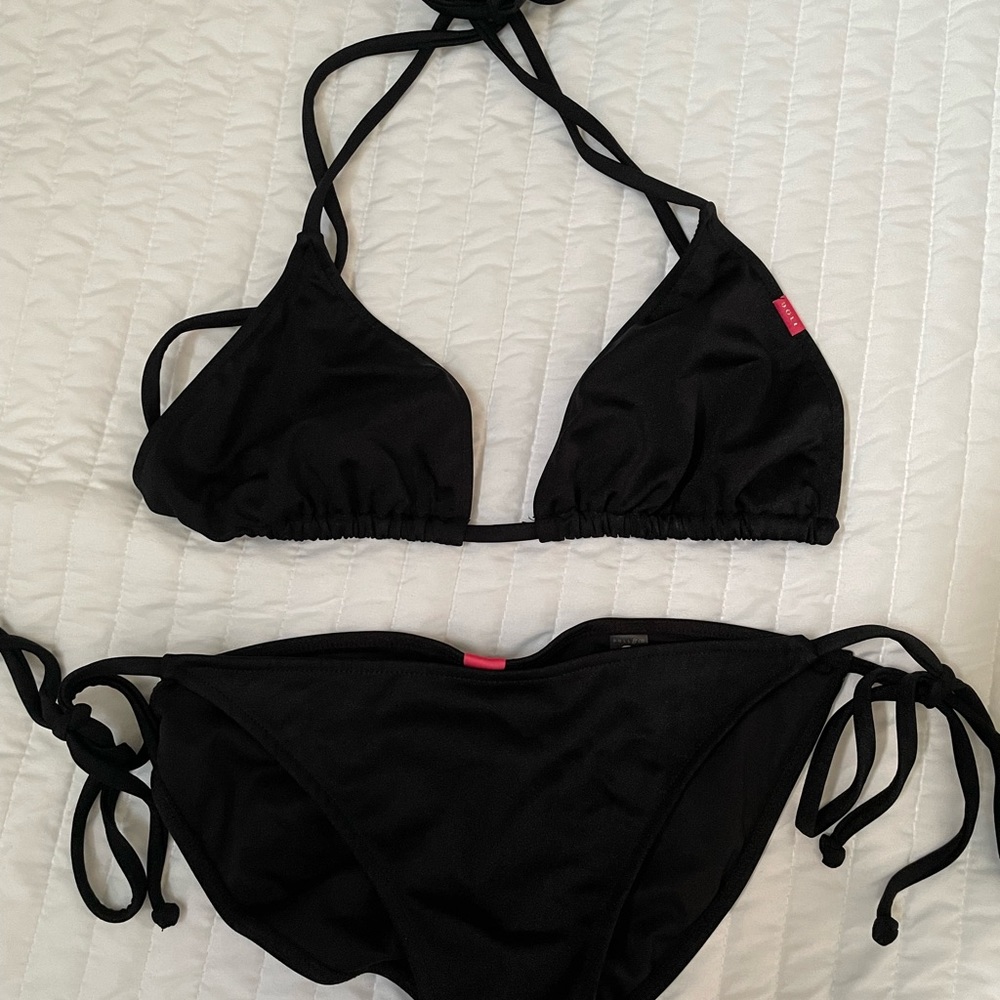 Like new, Doll swim suit top and bottom